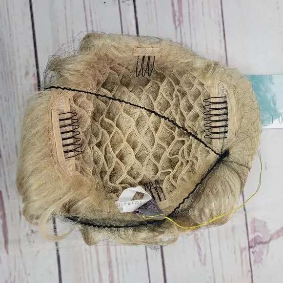 Paula Young Stretch a Curl Blonde Color 22 Q3309 Real Hair - Picture 3 of 6